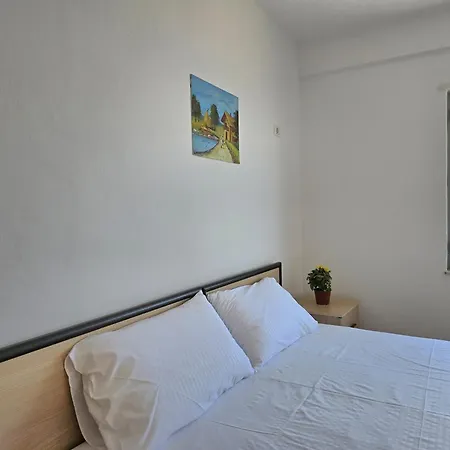 Apartment In Durres Near Sandy Beach *